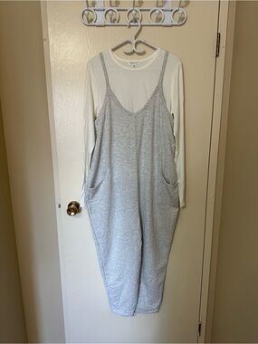 ❤️3 piece Light Gray Sleeveless Jumpsuit Over Tee